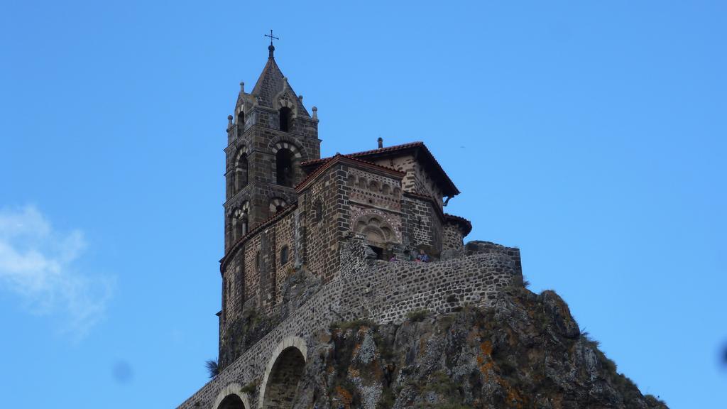 Le Gite Du Velay Bains Bagian luar foto