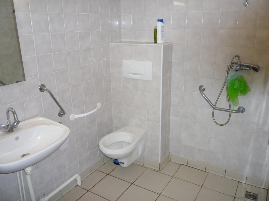 Le Gite Du Velay Bains Bagian luar foto